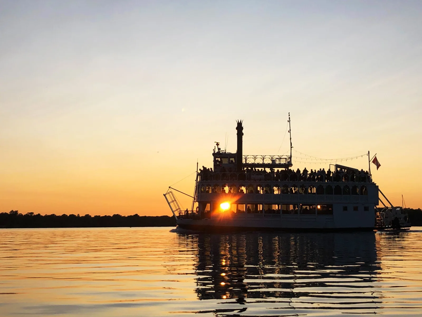 Kingston: Heart of the Thousand Islands Riverboat Cruise — onboard the cruise