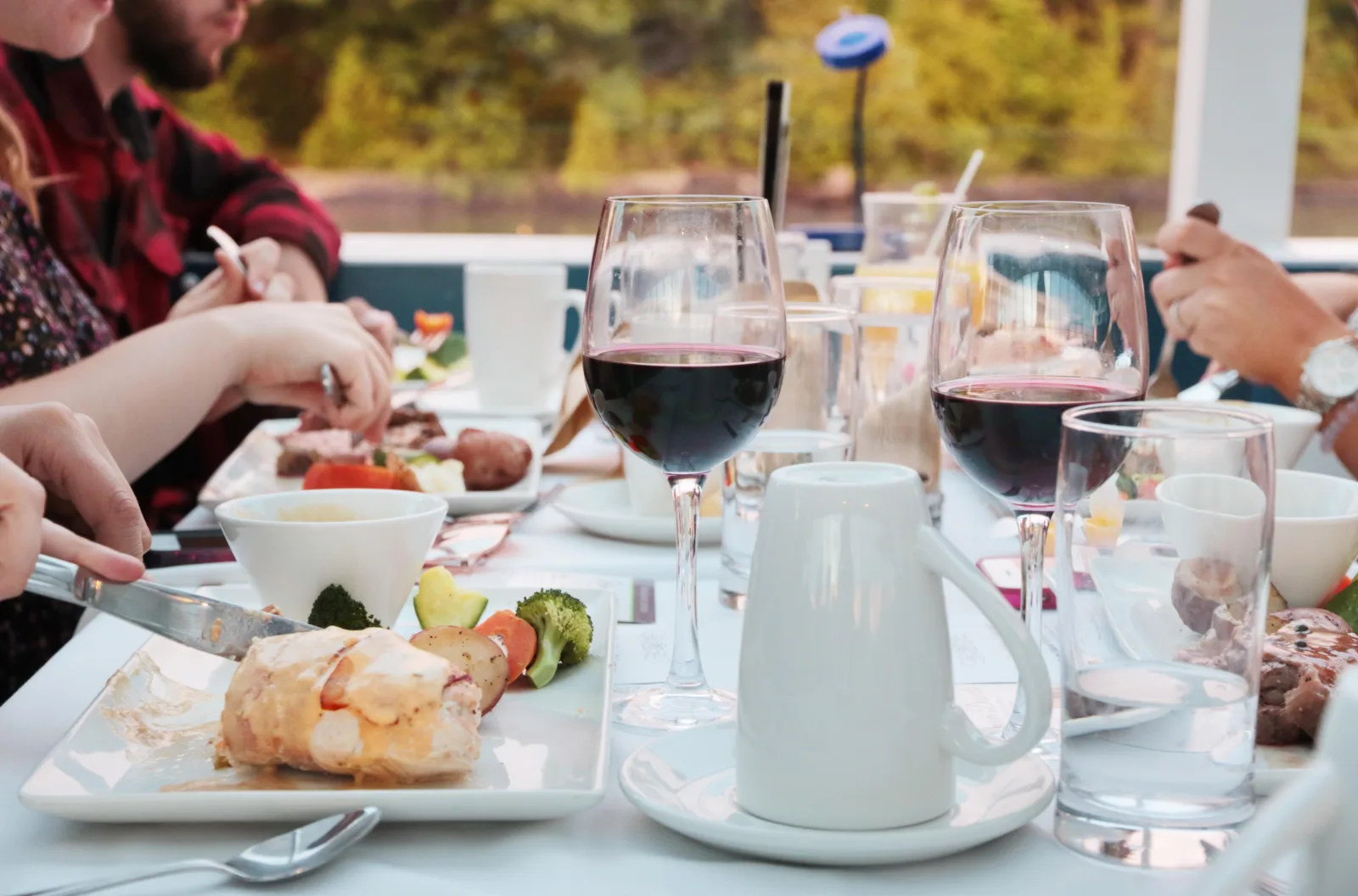 Kingston: Sunset Dinner Cruise — onboard the cruise