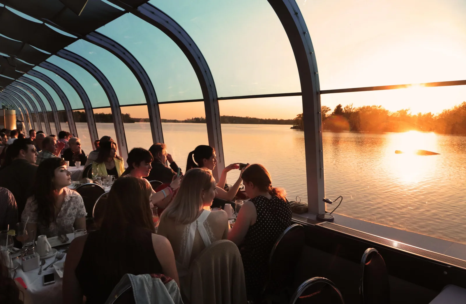Kingston: Sunset Dinner Cruise — scenic Thousand Islands passage