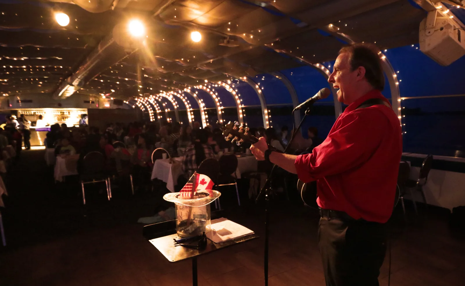 Kingston: Sunset Dinner Cruise — Thousand Islands landmark view