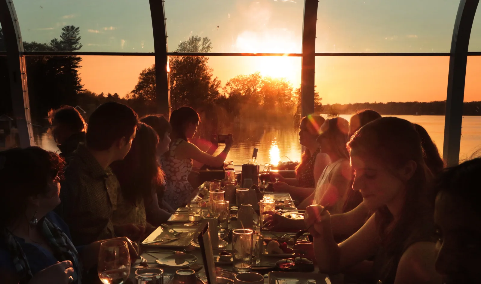 Kingston: Sunset Dinner Cruise