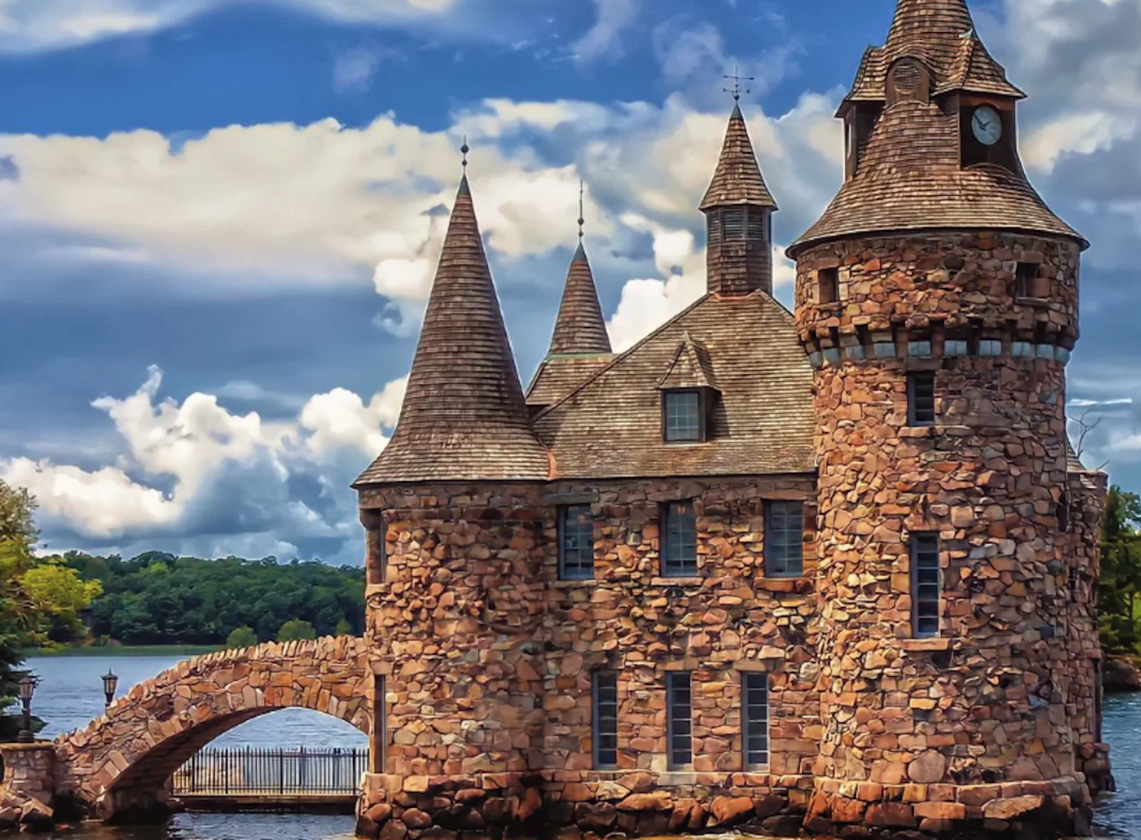 From Ivy Lea: 1000 Islands Boldt Castle Scenic Cruise — passengers enjoying the cruise